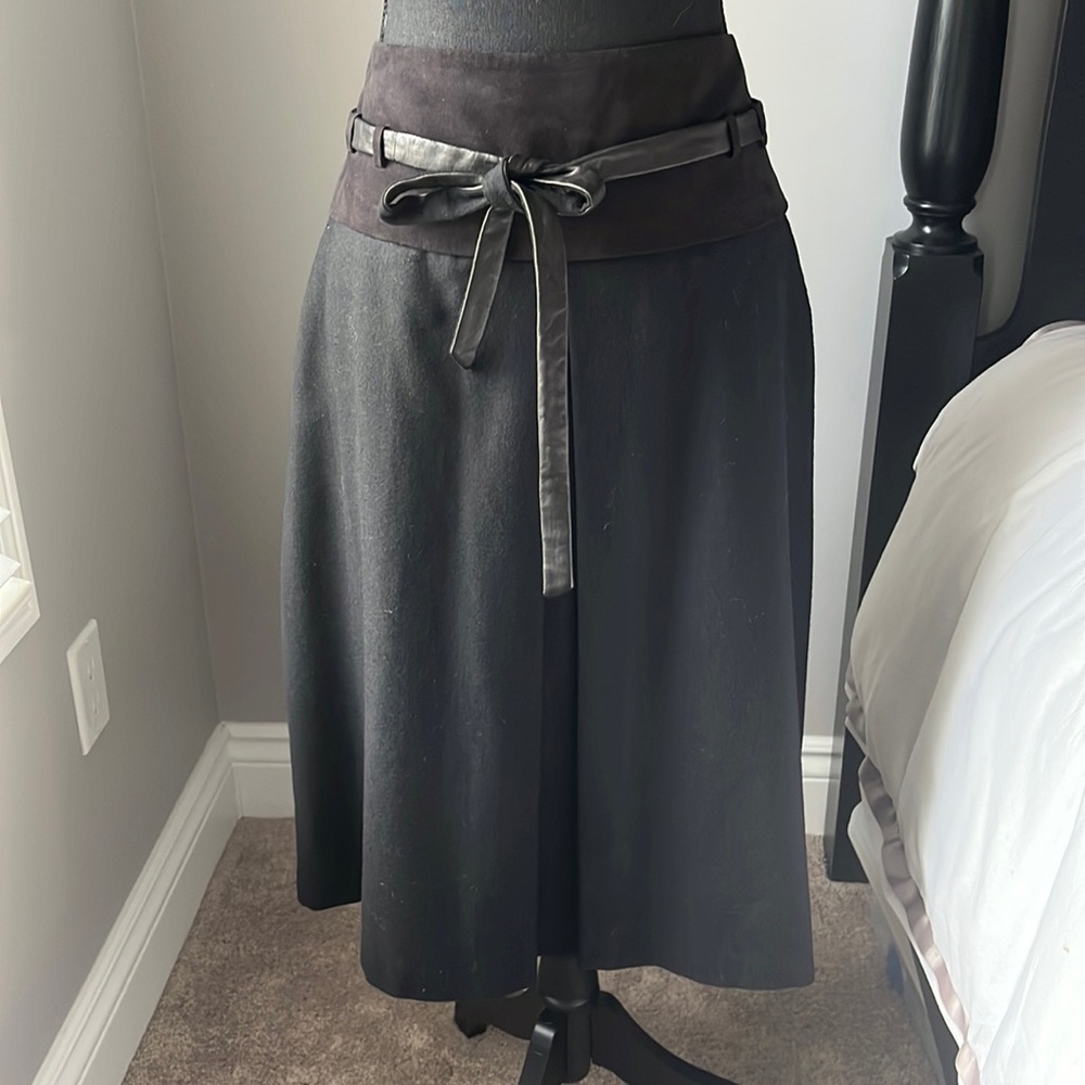 Ellie Tahari Black skirt. Size 12